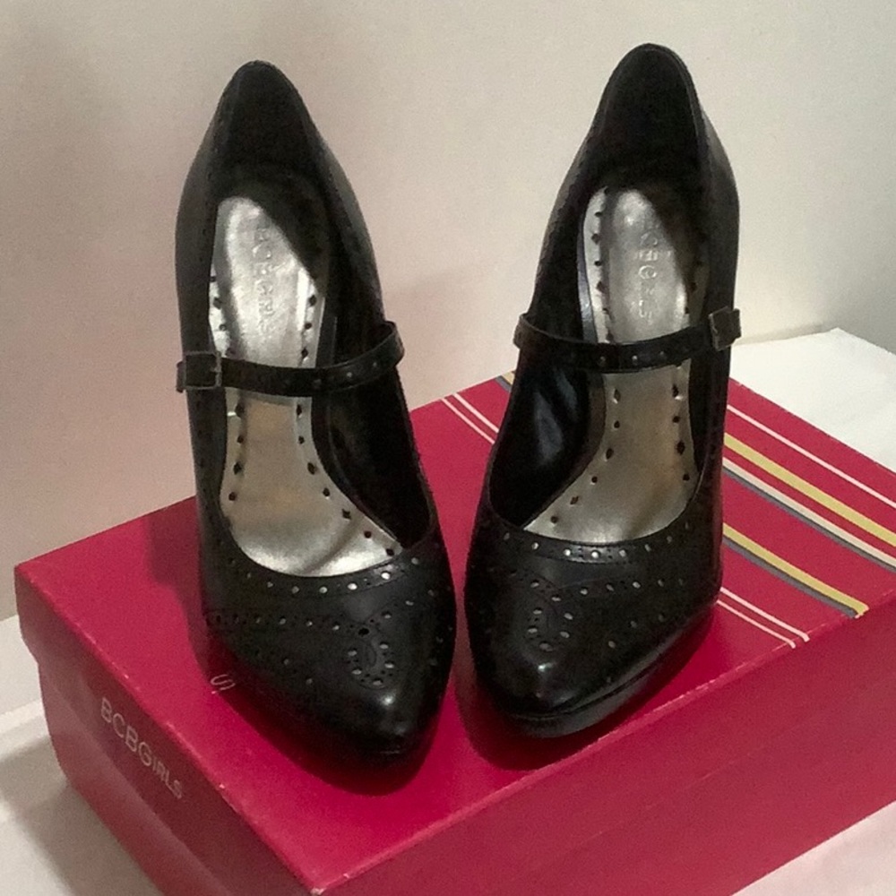 BCBG Girls Black High Heel Shoes w/Pewter Cutout details